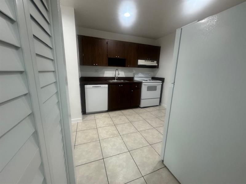 Image 6 of 20 For 5525 41st St  218