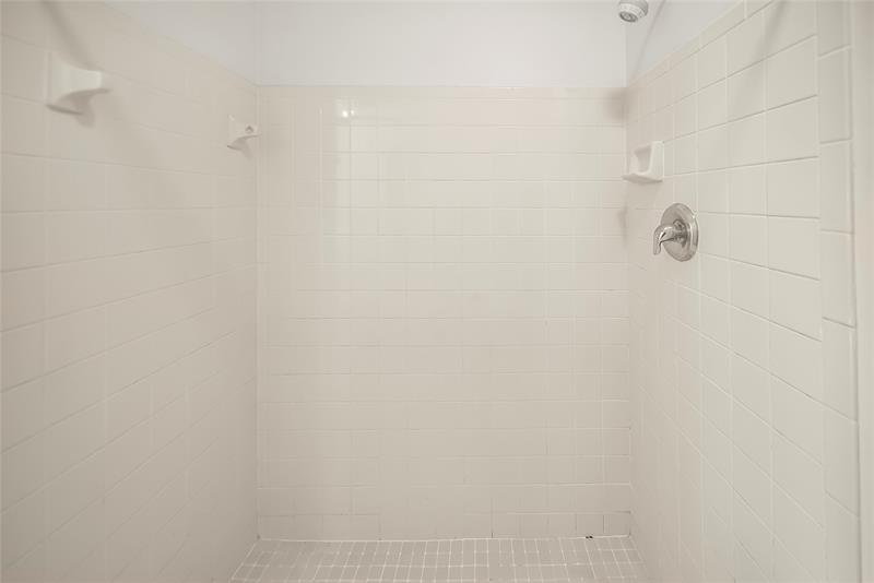 Image 13 of 25 For 3060 Oakland Forest Dr  1105