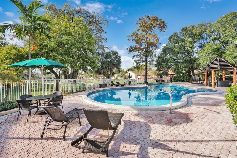 Image 20 of 25 For 3060 Oakland Forest Dr  1105