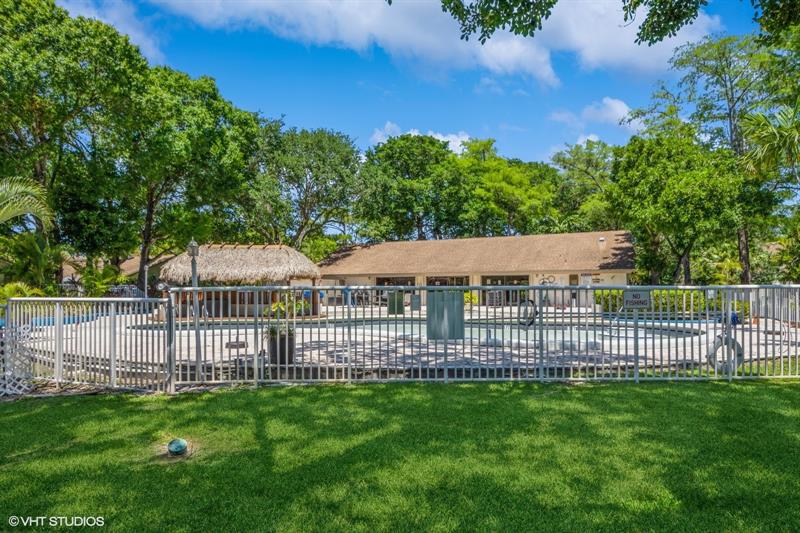 Image 22 of 25 For 3060 Oakland Forest Dr  1105