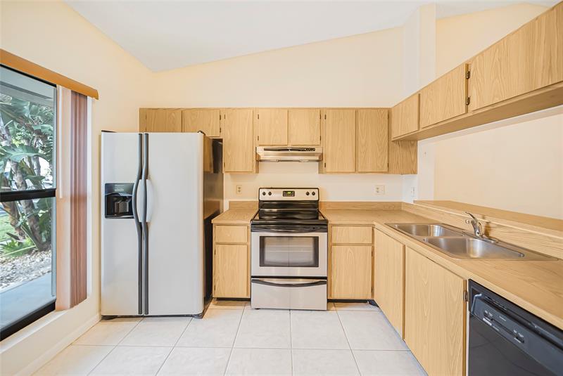 Image 6 of 25 For 3060 Oakland Forest Dr  1105