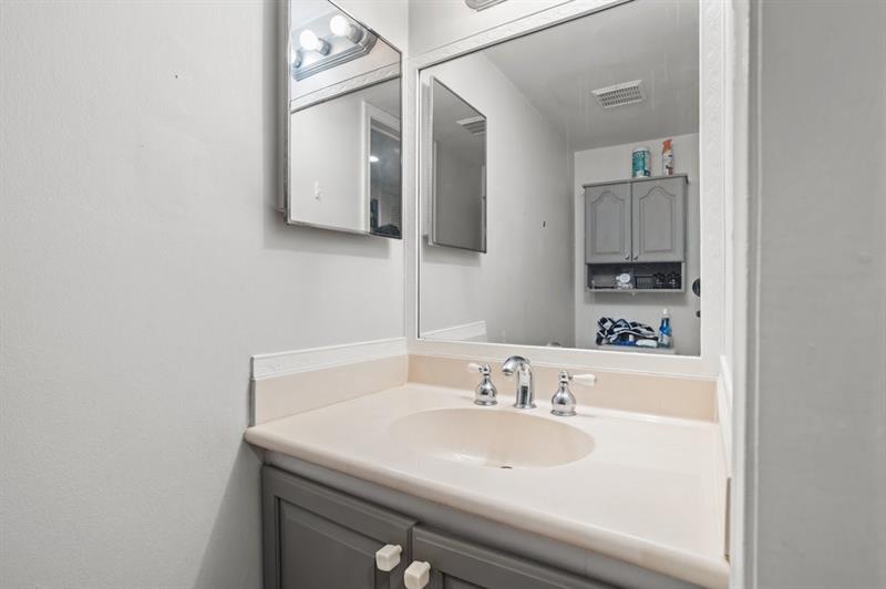 Image 18 of 24 For 3010 68th St  104