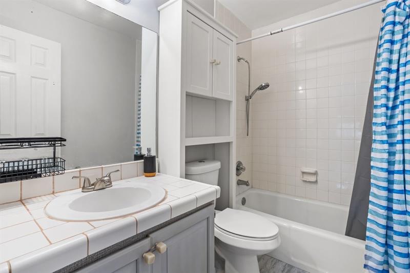 Image 20 of 24 For 3010 68th St  104