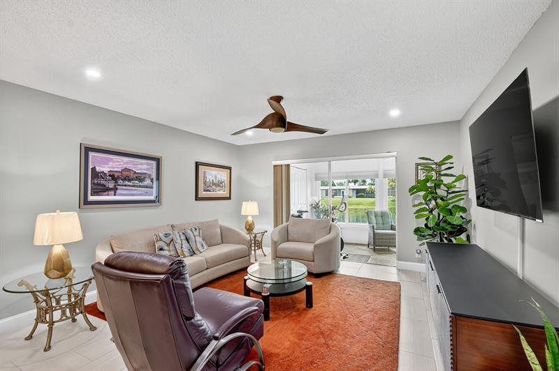 Image 11 of 45 For 121 Lake Meryl Drive