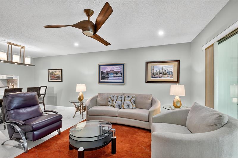 Image 13 of 45 For 121 Lake Meryl Drive