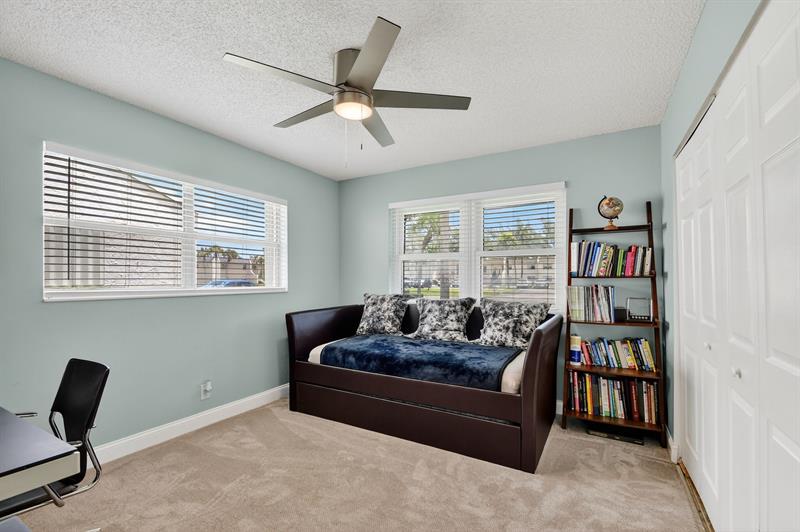 Image 14 of 45 For 121 Lake Meryl Drive