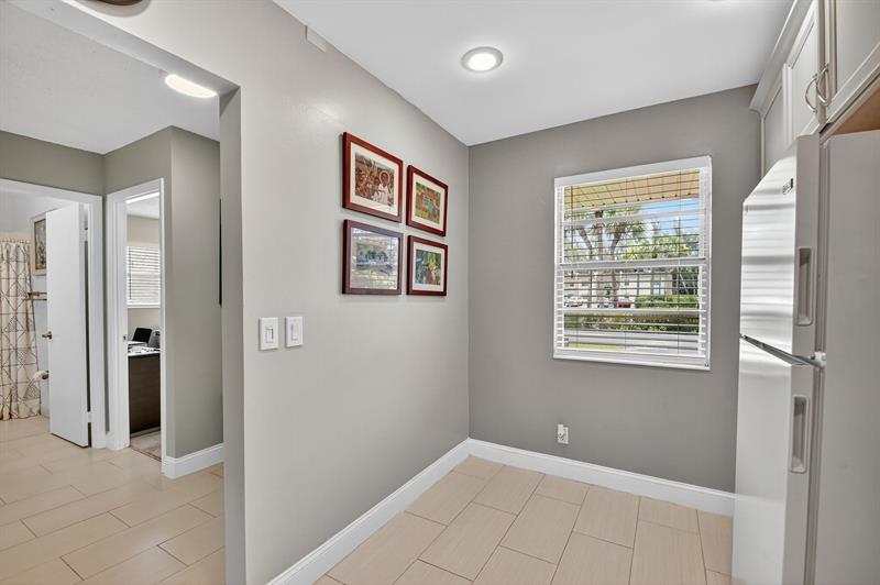 Image 21 of 45 For 121 Lake Meryl Drive