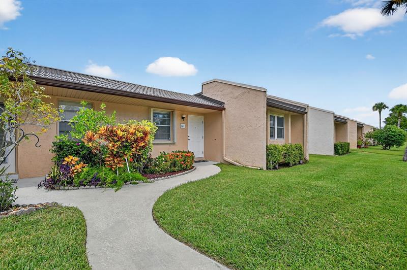 Image 30 of 45 For 121 Lake Meryl Drive