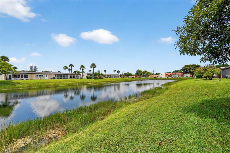 Image 36 of 45 For 121 Lake Meryl Drive