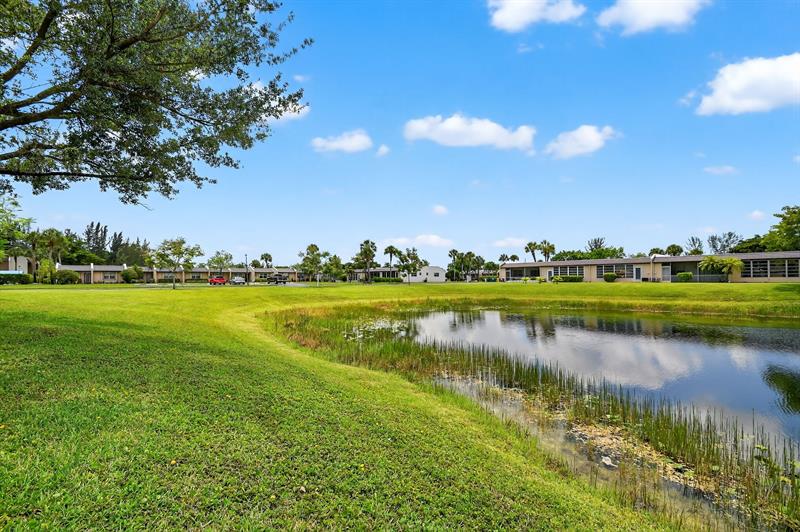 Image 37 of 45 For 121 Lake Meryl Drive