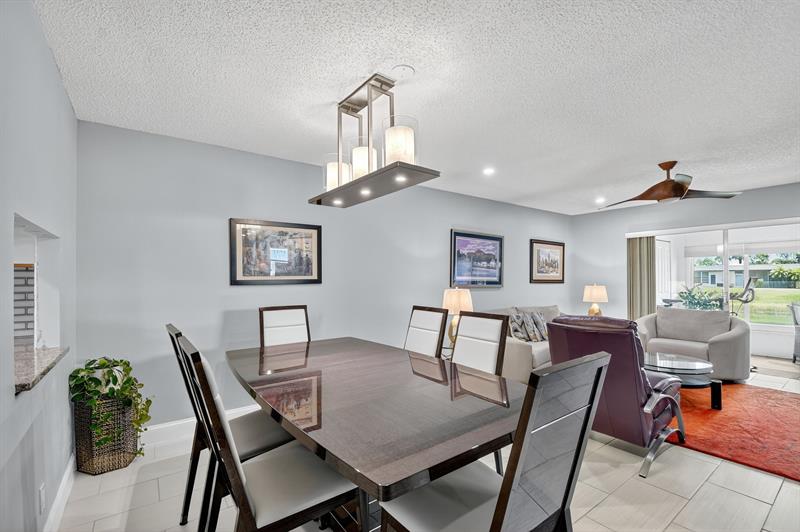 Image 6 of 45 For 121 Lake Meryl Drive