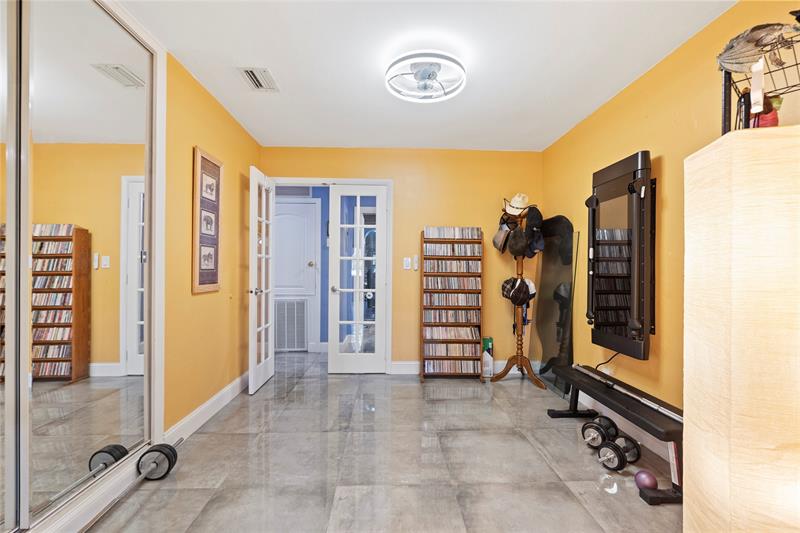 Image 19 of 54 For 2501 8th Ave