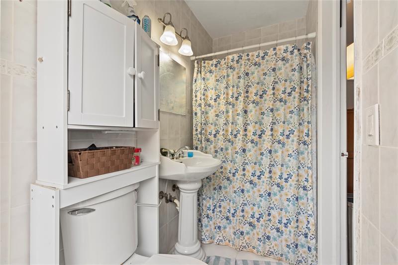 Image 43 of 54 For 2501 8th Ave