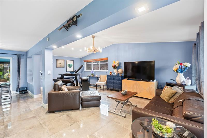 Image 7 of 54 For 2501 8th Ave