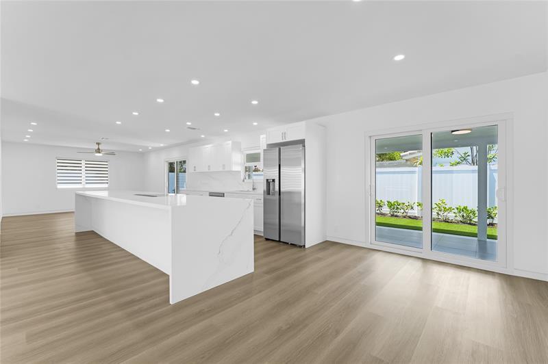 Image 10 of 39 For 699 70th St  