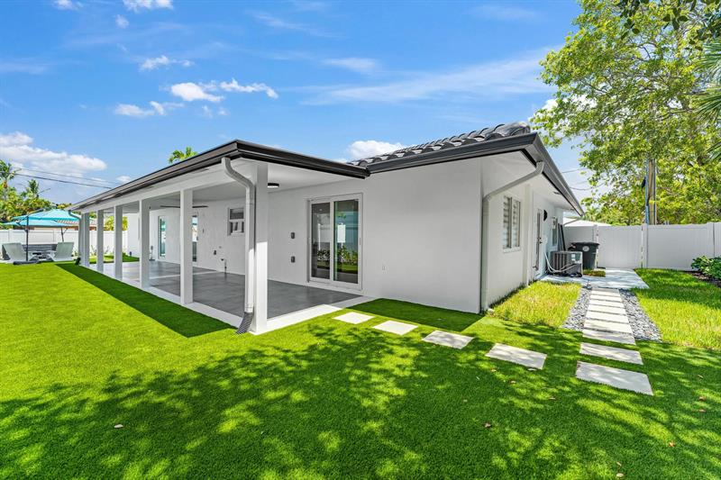 Image 25 of 39 For 699 70th St  