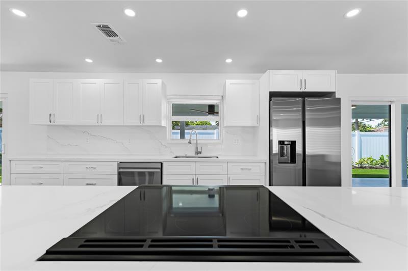 Image 6 of 39 For 699 70th St  