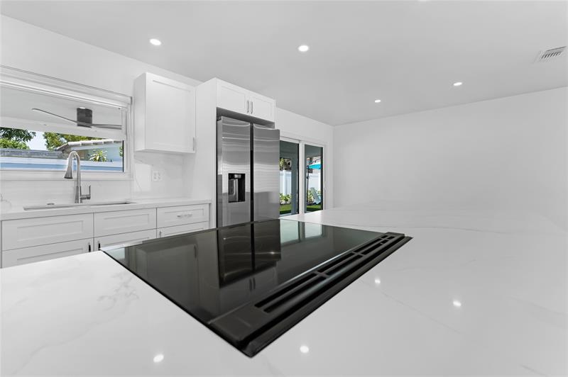 Image 8 of 39 For 699 70th St  