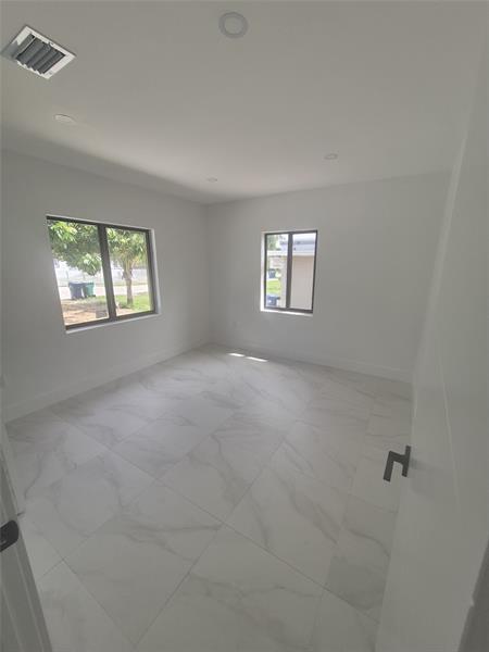 Image 11 of 16 For 270 147th St