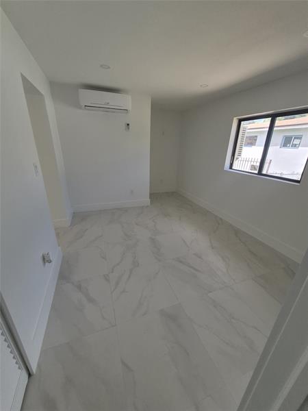 Image 14 of 16 For 270 147th St