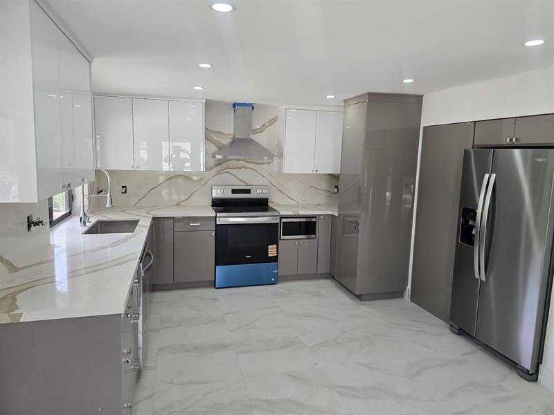 Image 4 of 16 For 270 147th St