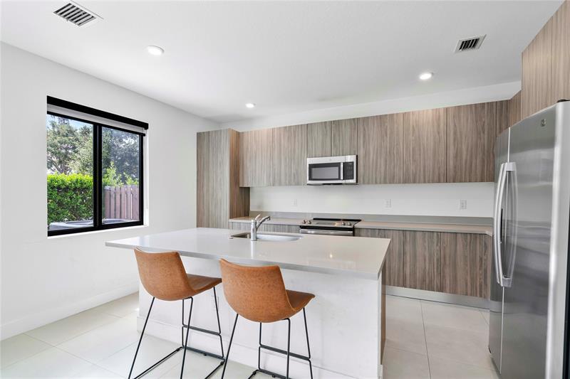 Image 17 of 41 For 13659 157th Ct  13659
