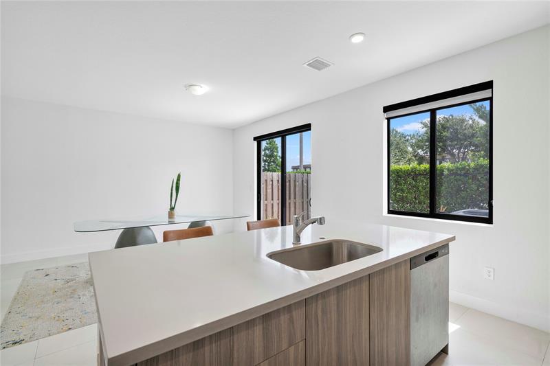 Image 19 of 41 For 13659 157th Ct  13659