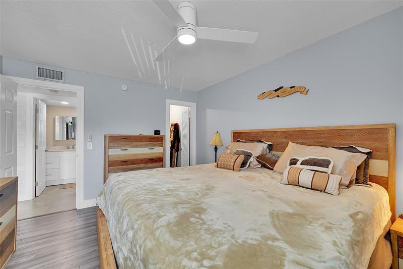 Image 13 of 34 For 163 Flanders D  163