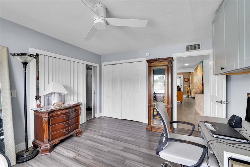 Image 18 of 34 For 163 Flanders D  163