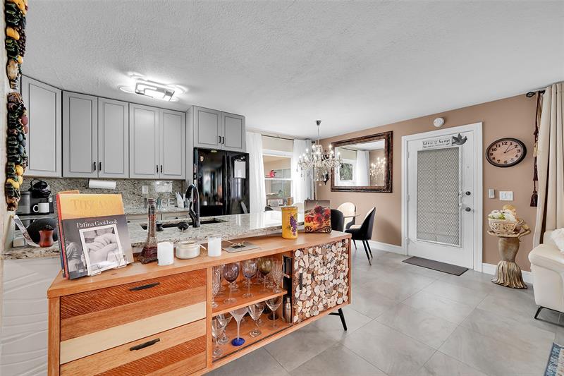 Image 8 of 34 For 163 Flanders D  163