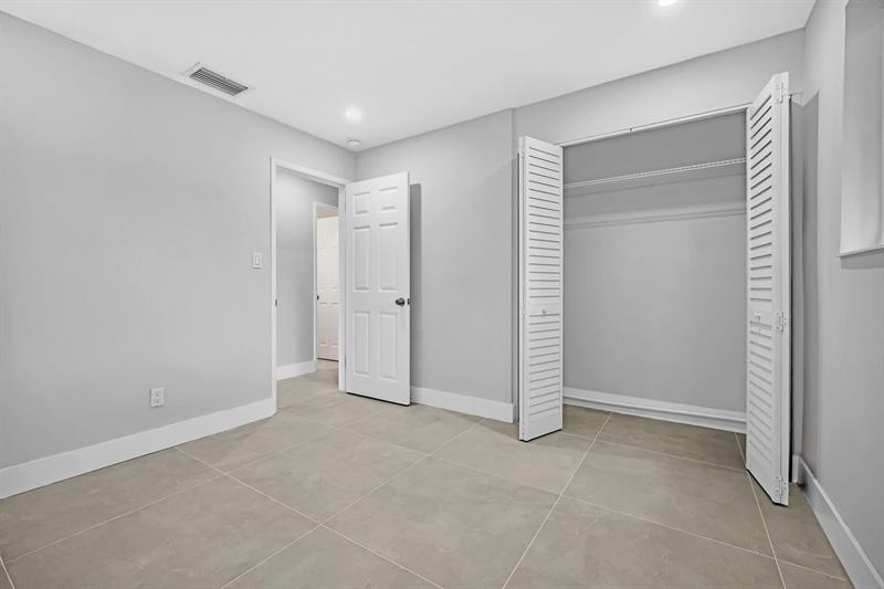 Image 13 of 24 For 5680 7th Ter