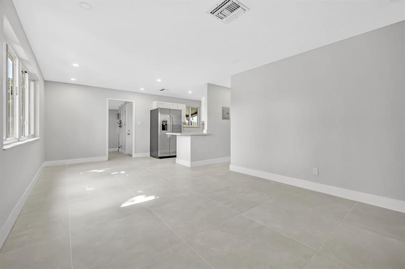 Image 6 of 24 For 5680 7th Ter
