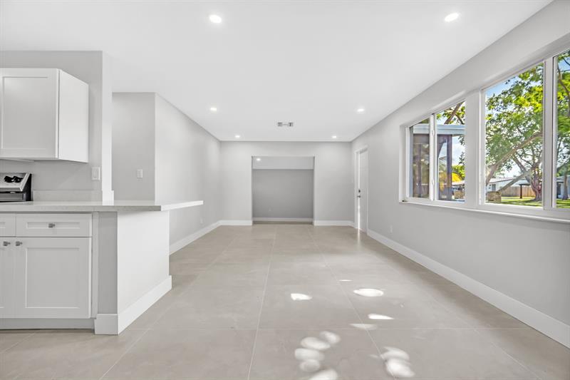 Image 9 of 24 For 5680 7th Ter