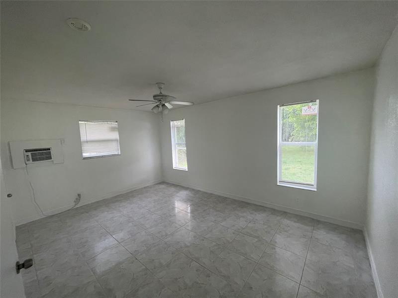 Image 9 of 14 For 2819 Polk St  B
