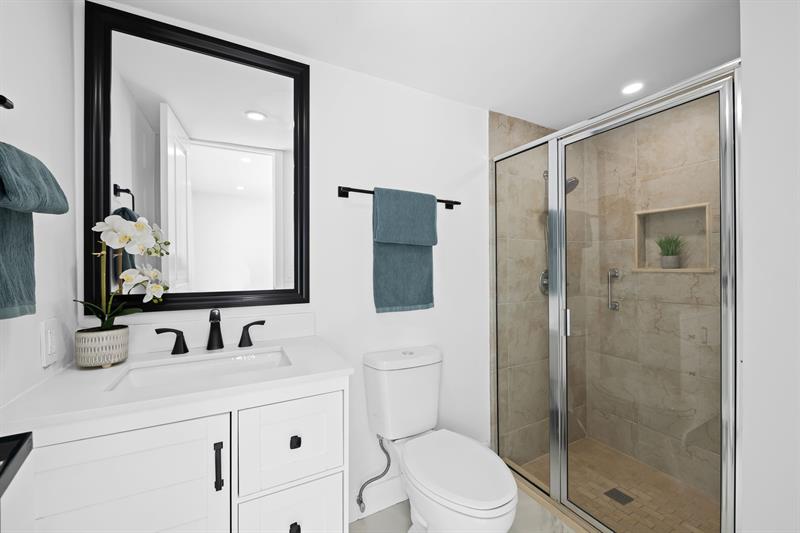 Image 21 of 28 For 865 23rd Ter