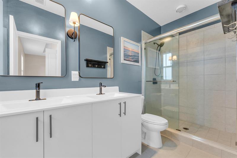 Image 21 of 41 For 11883 46th St