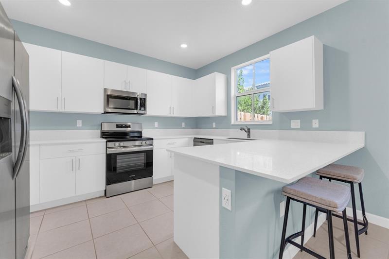 Image 3 of 41 For 11883 46th St