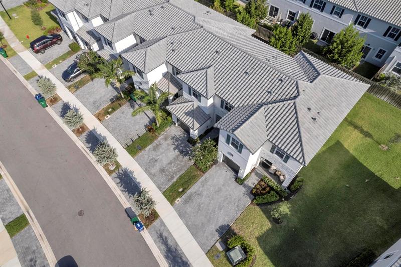Image 36 of 41 For 11883 46th St