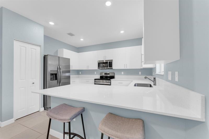 Image 4 of 41 For 11883 46th St
