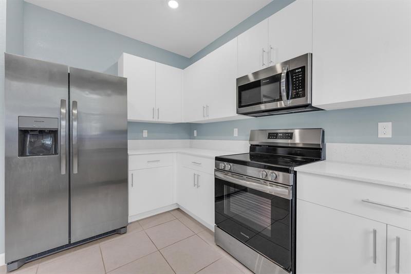 Image 7 of 41 For 11883 46th St