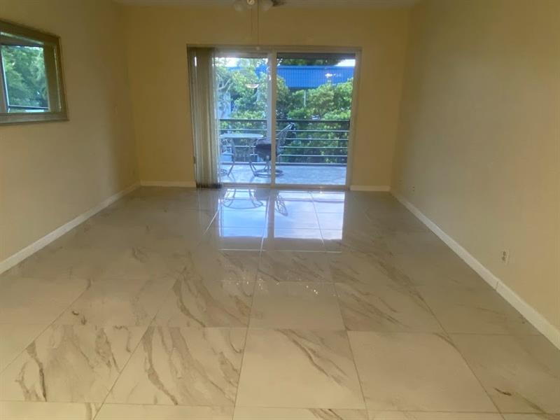 Image 10 of 55 For 3130 Holiday Springs Blvd  308