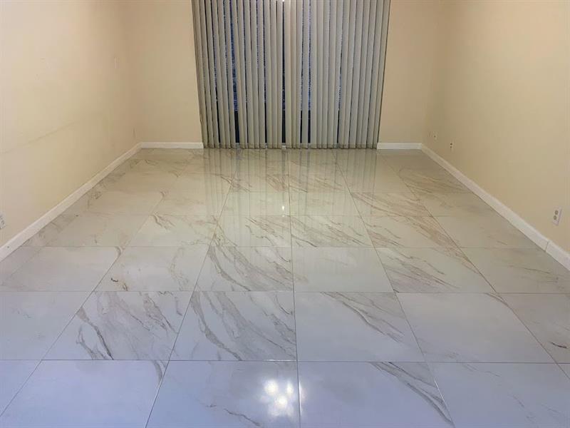 Image 11 of 55 For 3130 Holiday Springs Blvd  308