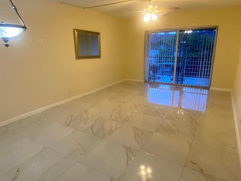 Image 13 of 55 For 3130 Holiday Springs Blvd  308