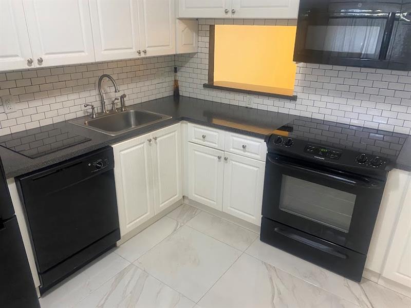 Image 4 of 55 For 3130 Holiday Springs Blvd  308