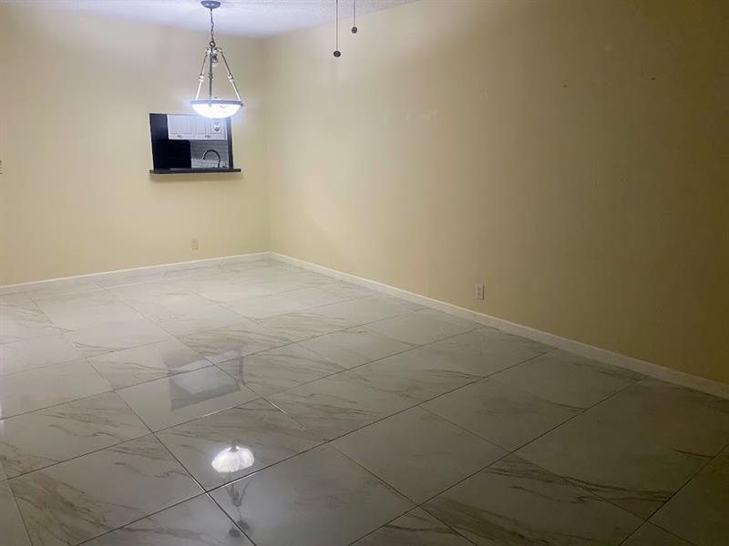 Image 9 of 55 For 3130 Holiday Springs Blvd  308