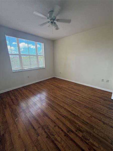 Image 15 of 18 For 4404 160th Ave  823