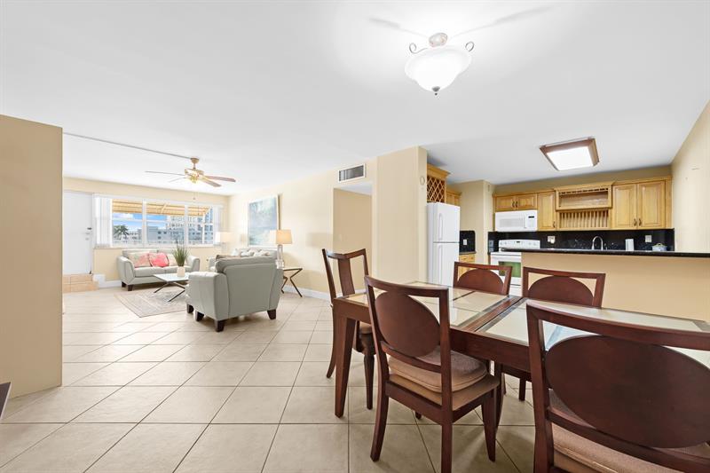 Image 3 of 12 For 111 Golden Isles Dr  B2