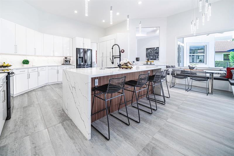 Image 11 of 51 For 1122 118th Way