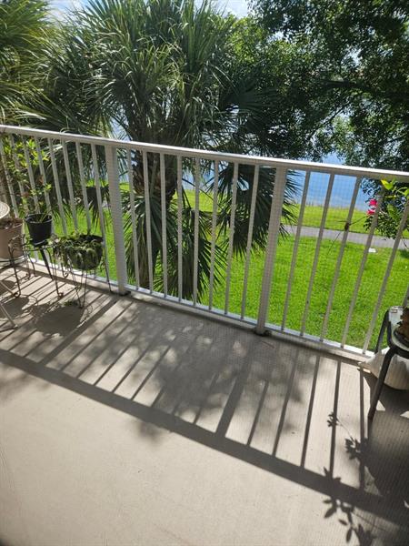 Image 8 of 19 For 5011 Wiles Rd  304
