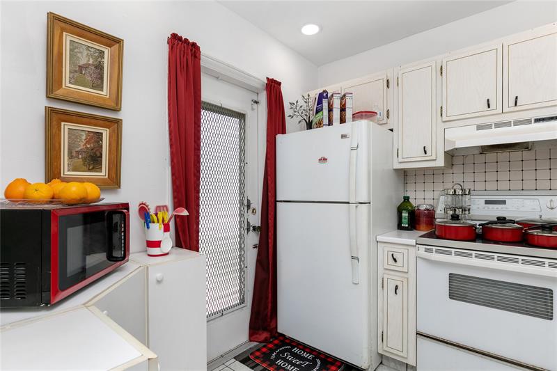 Image 12 of 31 For 4411 16th St  F109